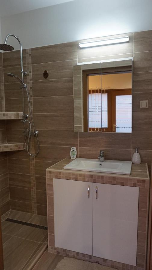 Chloe Apartman Szigetvár Exteriör bild